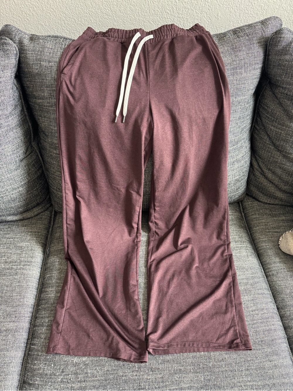 VUORI Halo Wideleg Pants (Raisin) - Picture 3 of 5